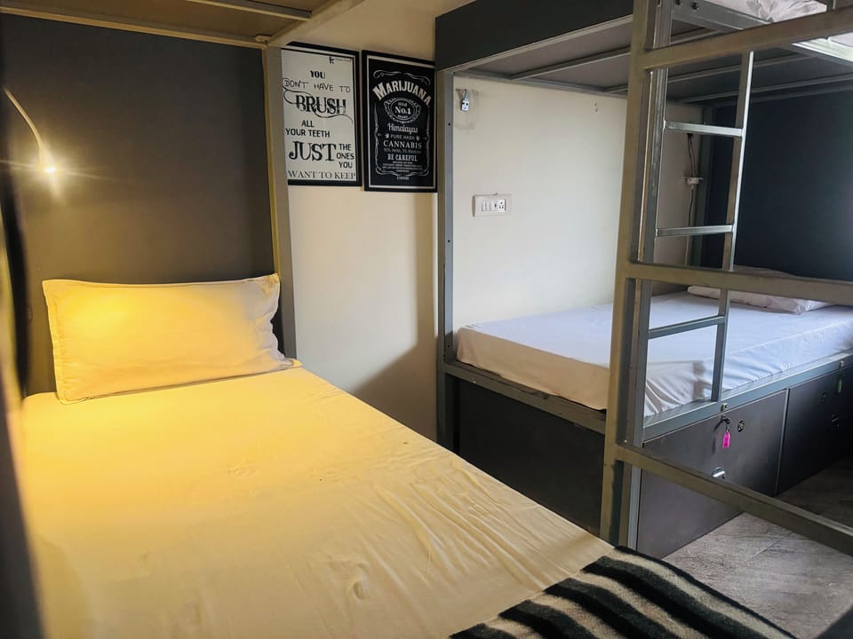 Basic Shared Dormitory | Soundproofing, free WiFi, bed sheets