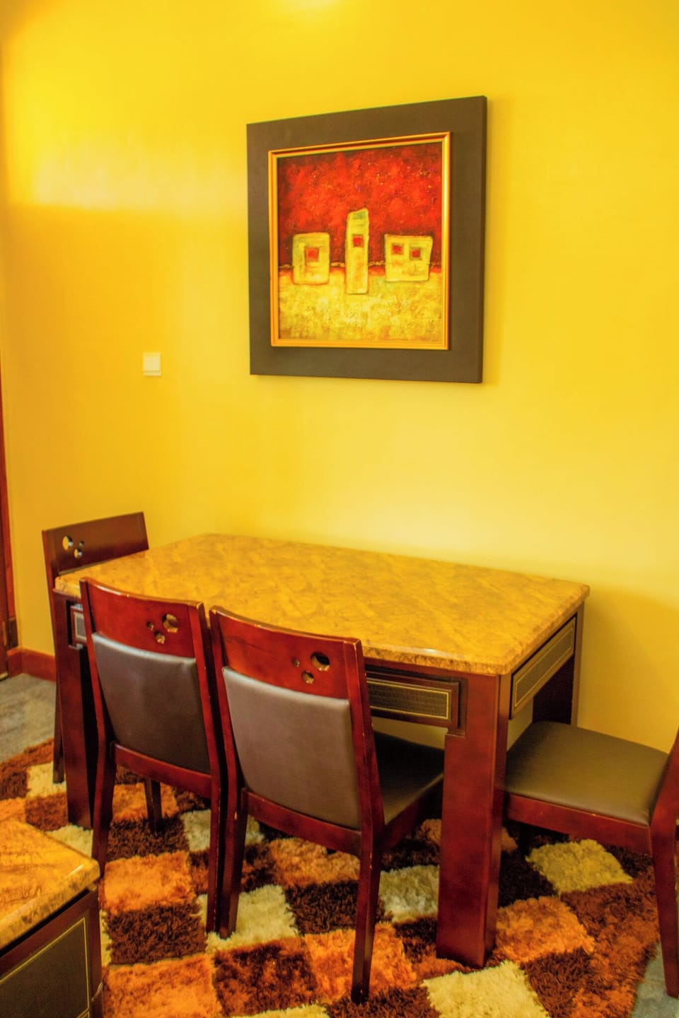 Deluxe Apartment, 1 Bedroom, Garden View | In-room dining