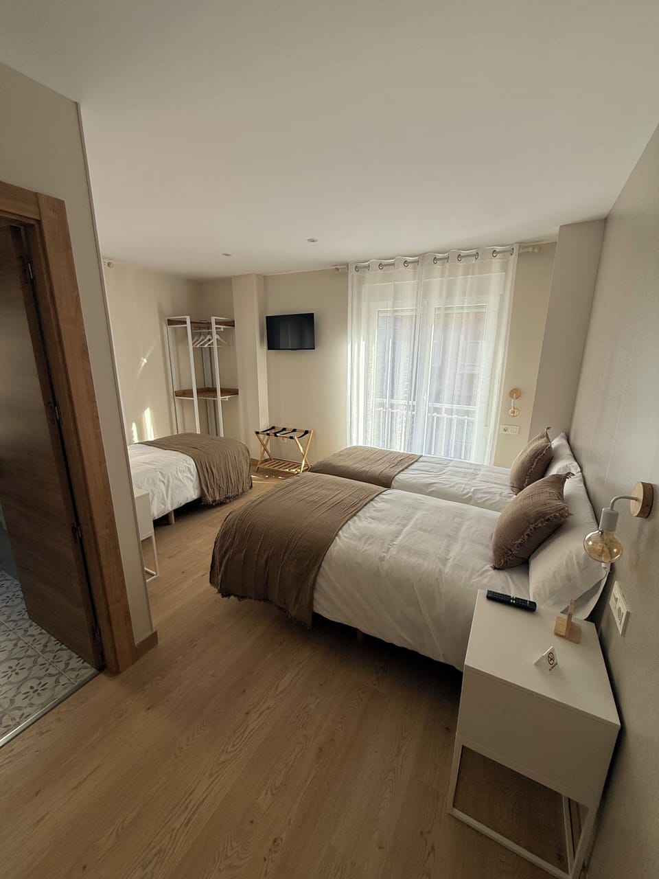 Triple Room, 3 Twin Beds, Private Bathroom | Soundproofing, WiFi (free), bed sheets