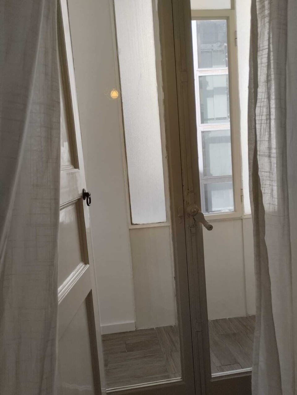 Classic Room, Private Bathroom, Courtyard View | Iron/ironing board, free WiFi