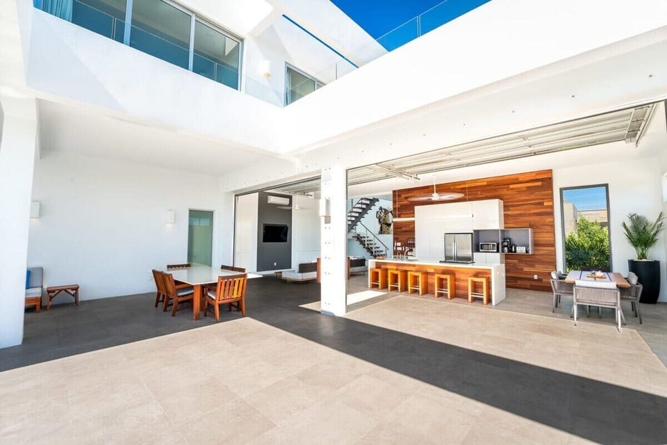 Villa, Multiple Beds, Pool Access, Ocean View (Oceanview Villa 4) | Dining