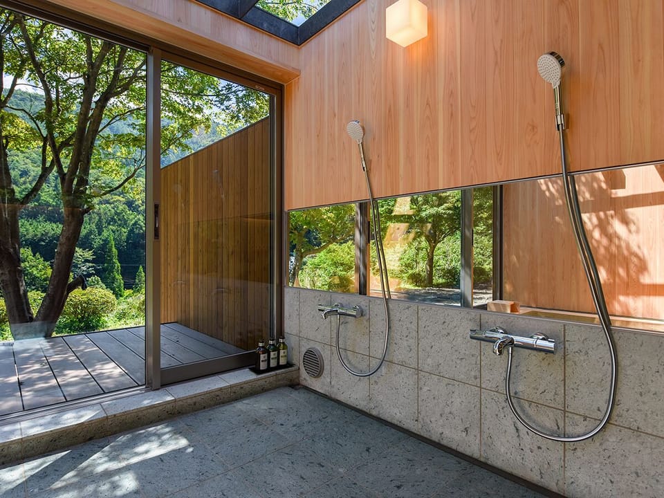 Superior Twin Room, Multiple Bedrooms, Garden View | Bathroom | Slippers, bidet