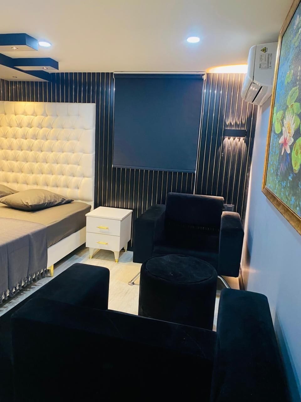Luxury Studio Suite | Laptop workspace, free WiFi
