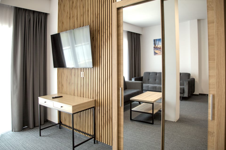 Superior Apartment | Laptop workspace, blackout drapes, soundproofing, iron/ironing board