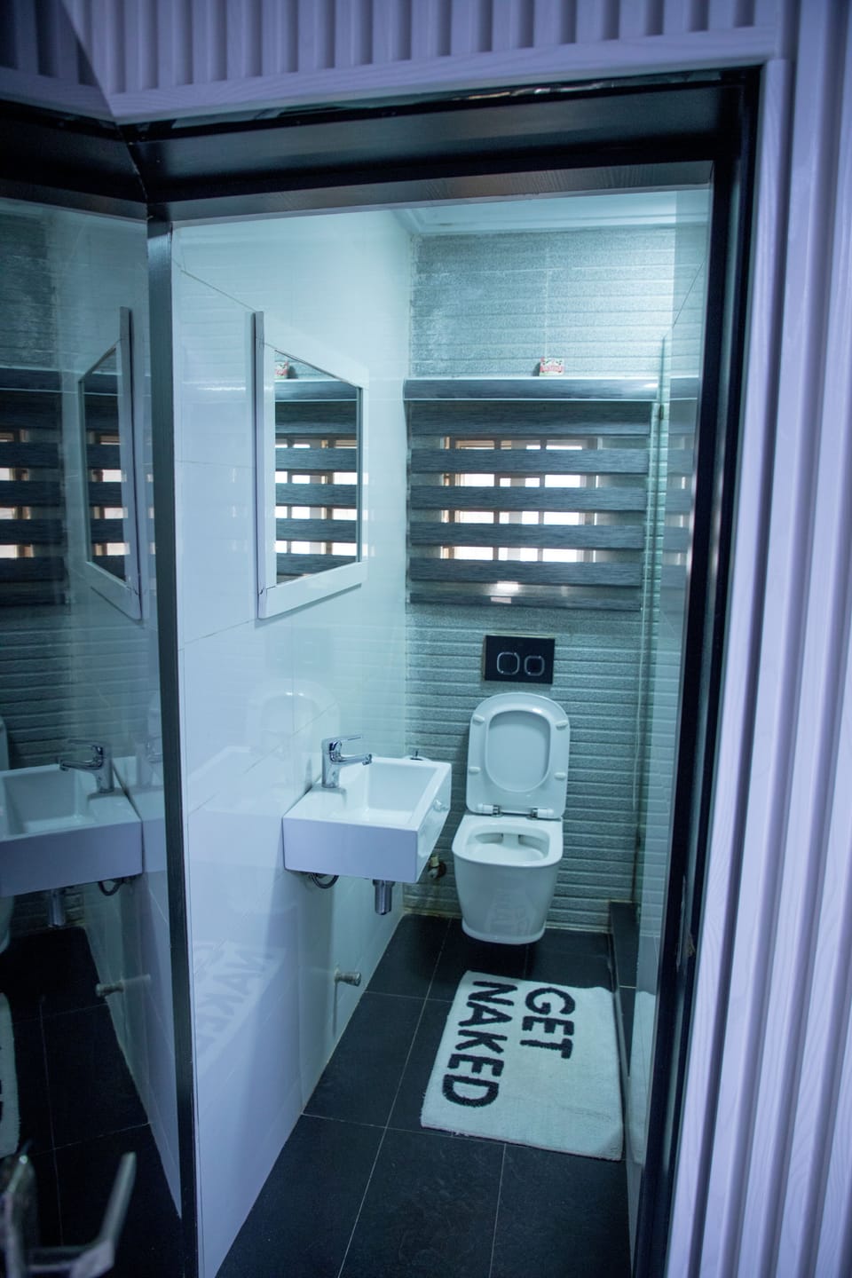 Single Room, City View | Bathroom | Combined shower/tub, towels, soap, shampoo