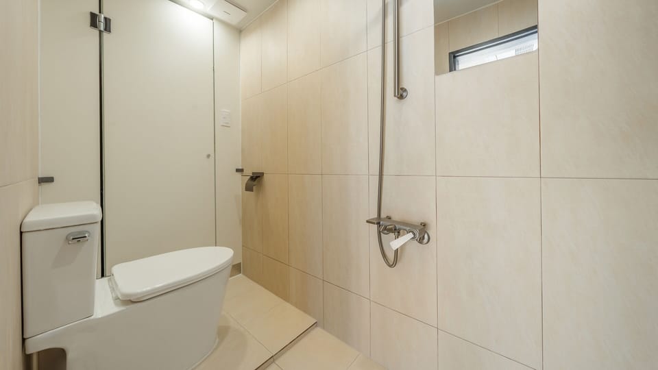 Basic Room, 2 Bedrooms (private gamseong dokchae) | 2 bedrooms, soundproofing, free WiFi