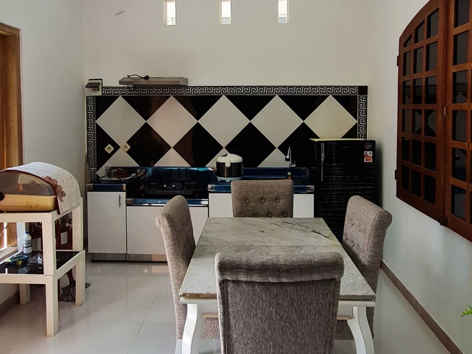 Cottage | Free WiFi