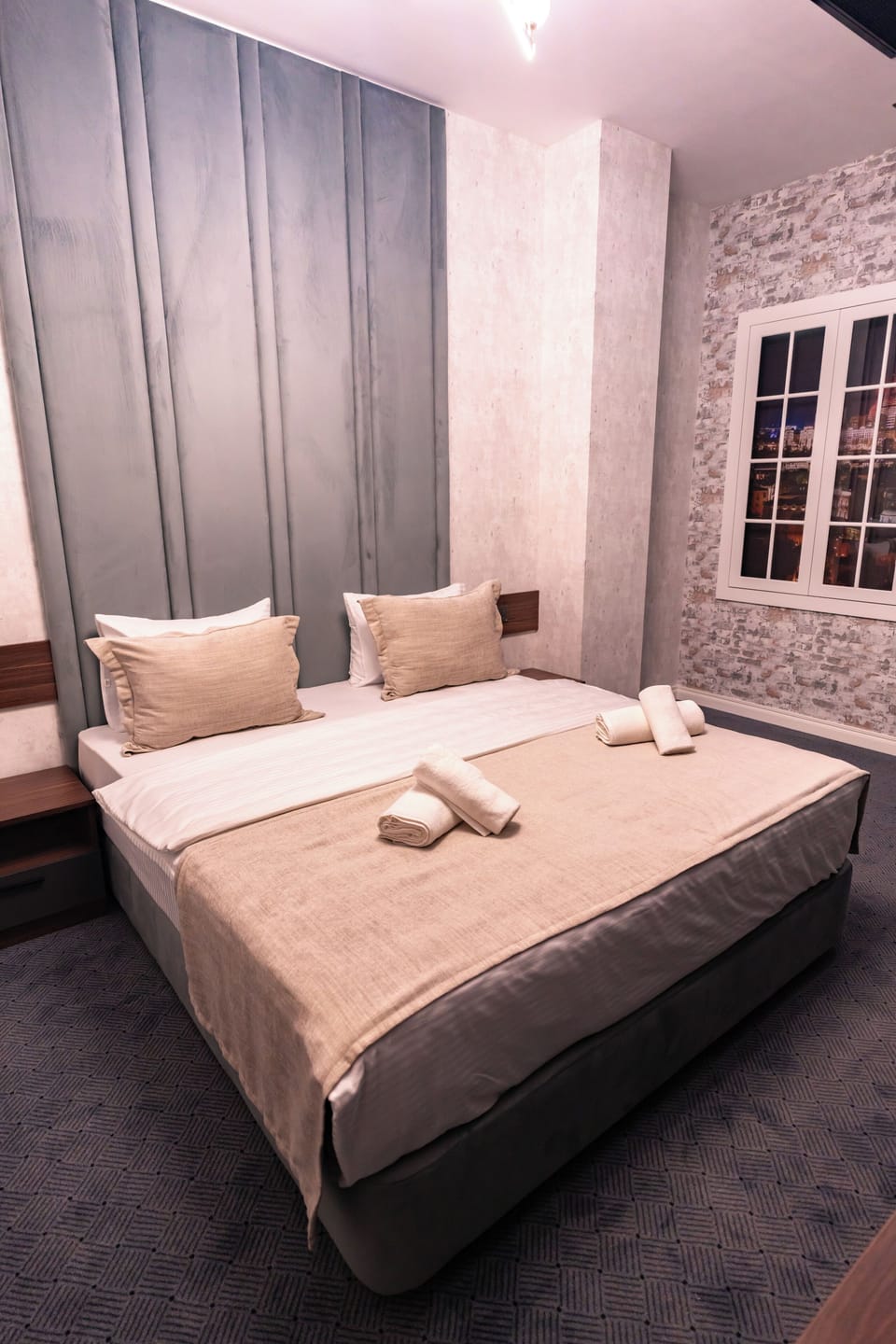 Economy Room, 1 King Bed | Desk, soundproofing, free WiFi