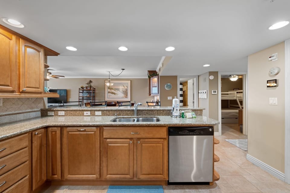Condo, Multiple Beds (SeaSpray East 624-Gulf Front) | Interior