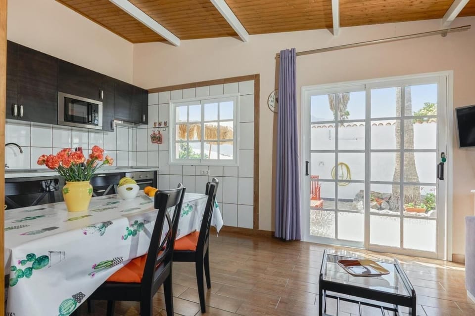 Family House, Mountain View | Private kitchen | Electric kettle