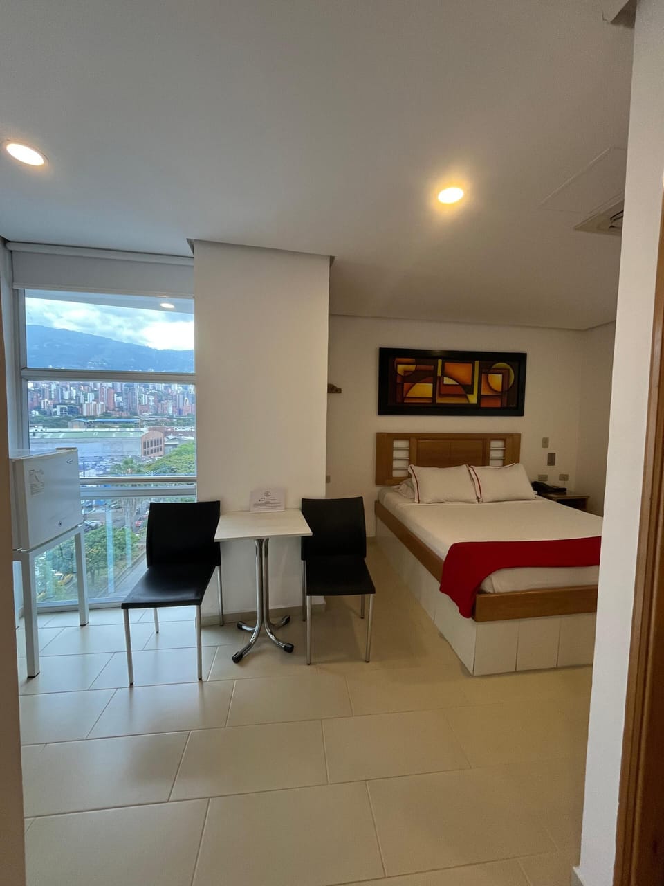 Deluxe Single Room | Laptop workspace, soundproofing, free WiFi