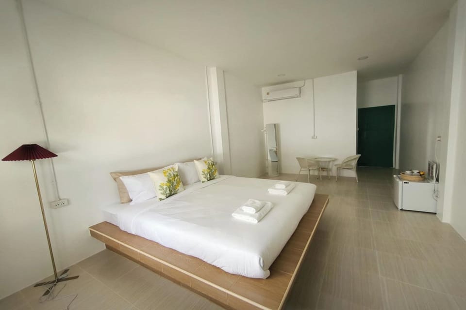 Double Room | Desk, free WiFi, bed sheets