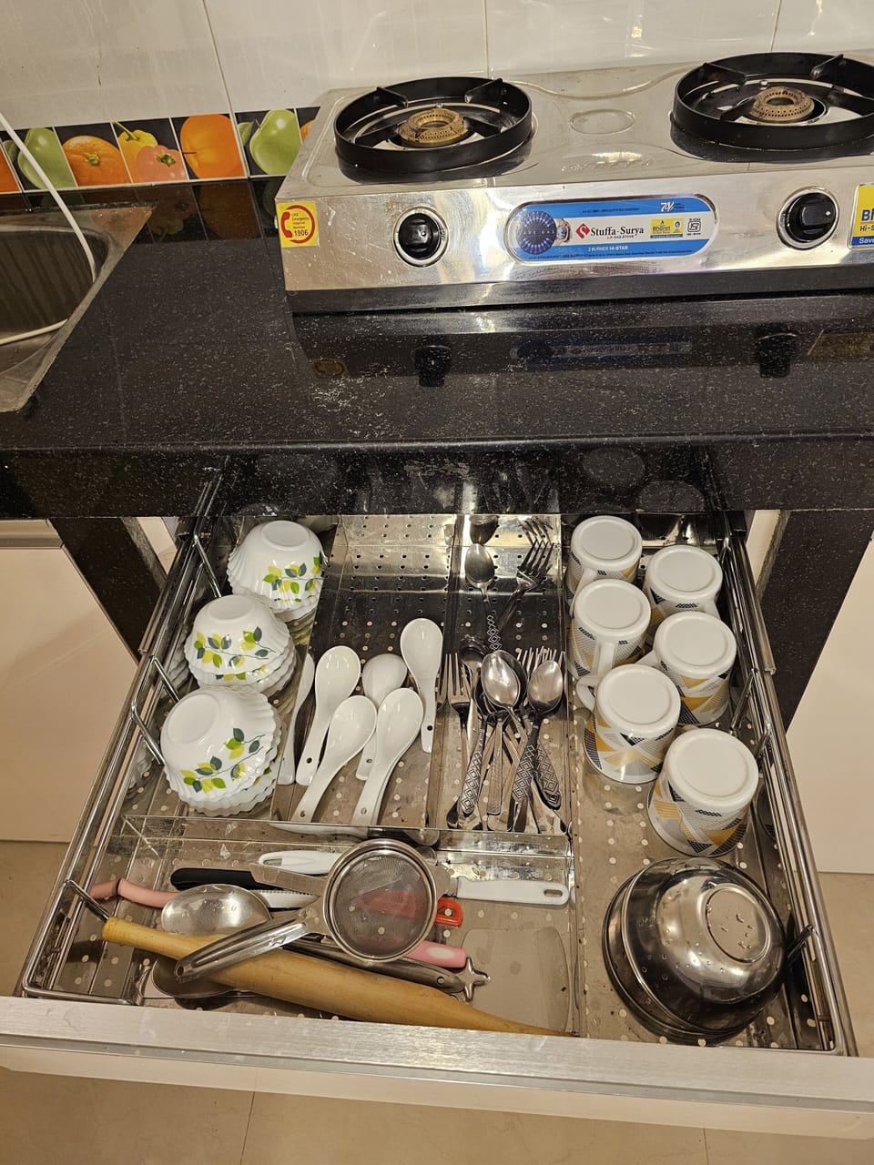 Dishwasher, cookware/dishes/utensils, freezer