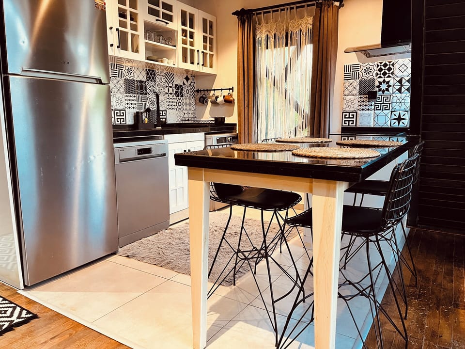 Premium Bungalow, Private Pool, Mountain View | Private kitchen | Full-size fridge, oven, stovetop, dishwasher