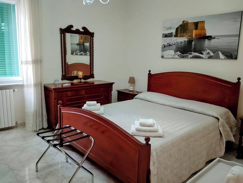 Napoli | Soundproofing, iron/ironing board, free WiFi