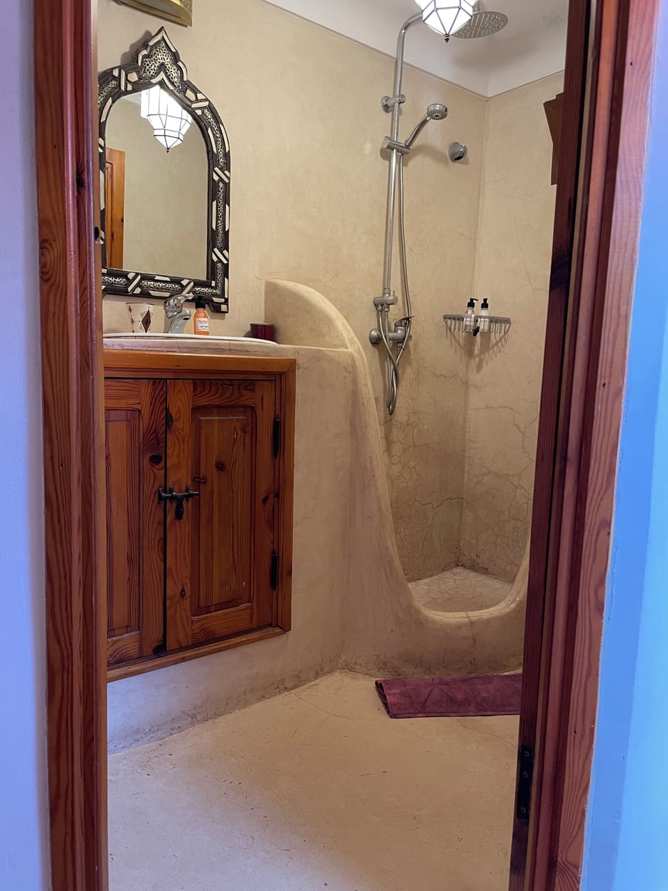 In-room safe, soundproofing, iron/ironing board, free WiFi