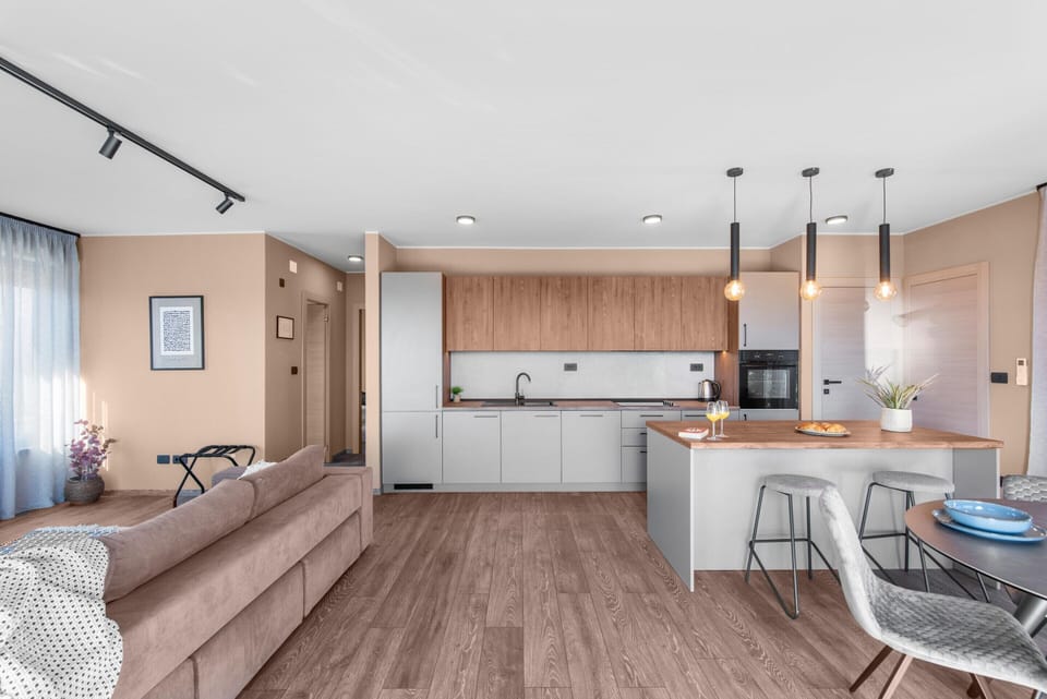 Villa | Private kitchen | Electric kettle, toaster, cookware/dishes/utensils