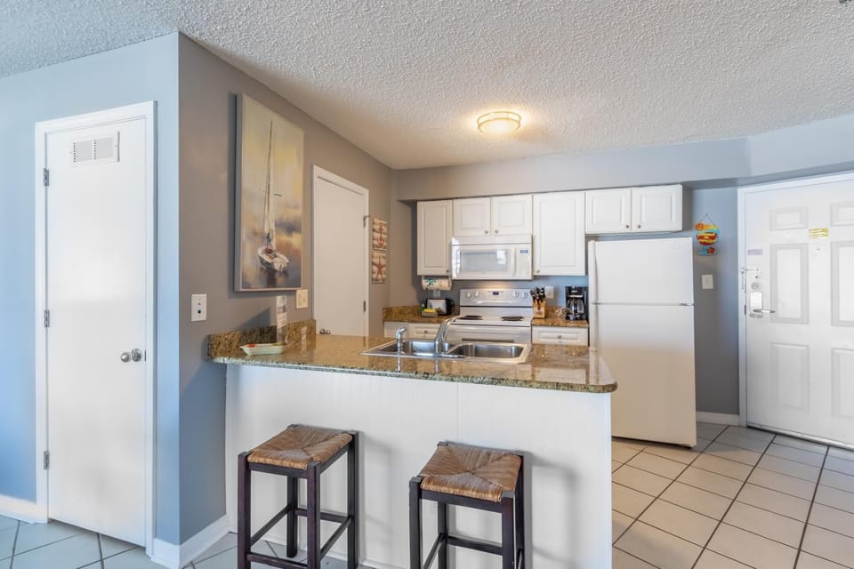Condo, Multiple Beds (Harbour Place 503) | Private kitchen | Oven, toaster