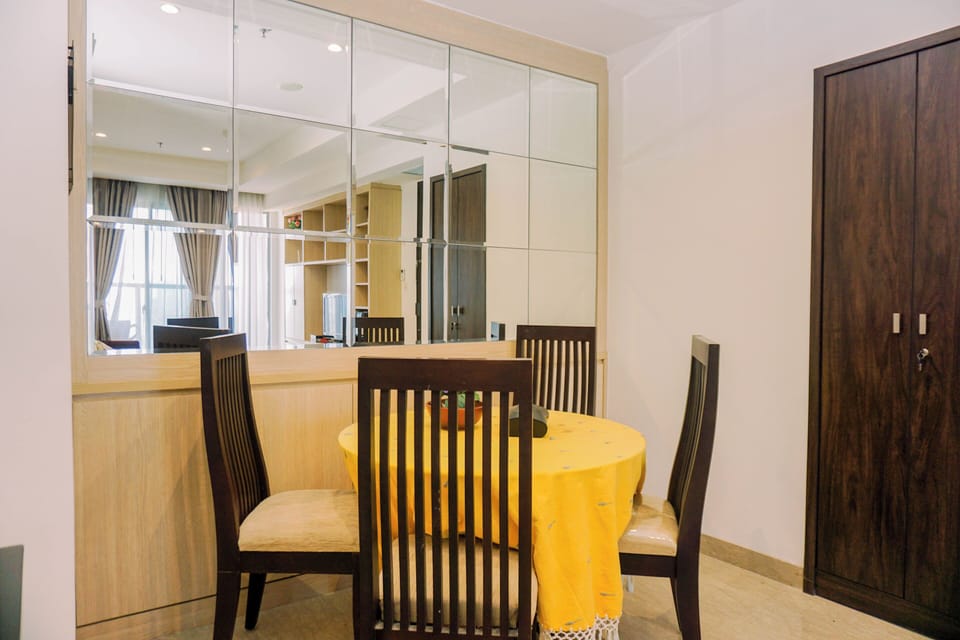 Deluxe Apartment | Dining room