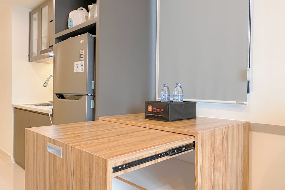 Deluxe Apartment | Private kitchen | Fridge, stovetop, rice cooker