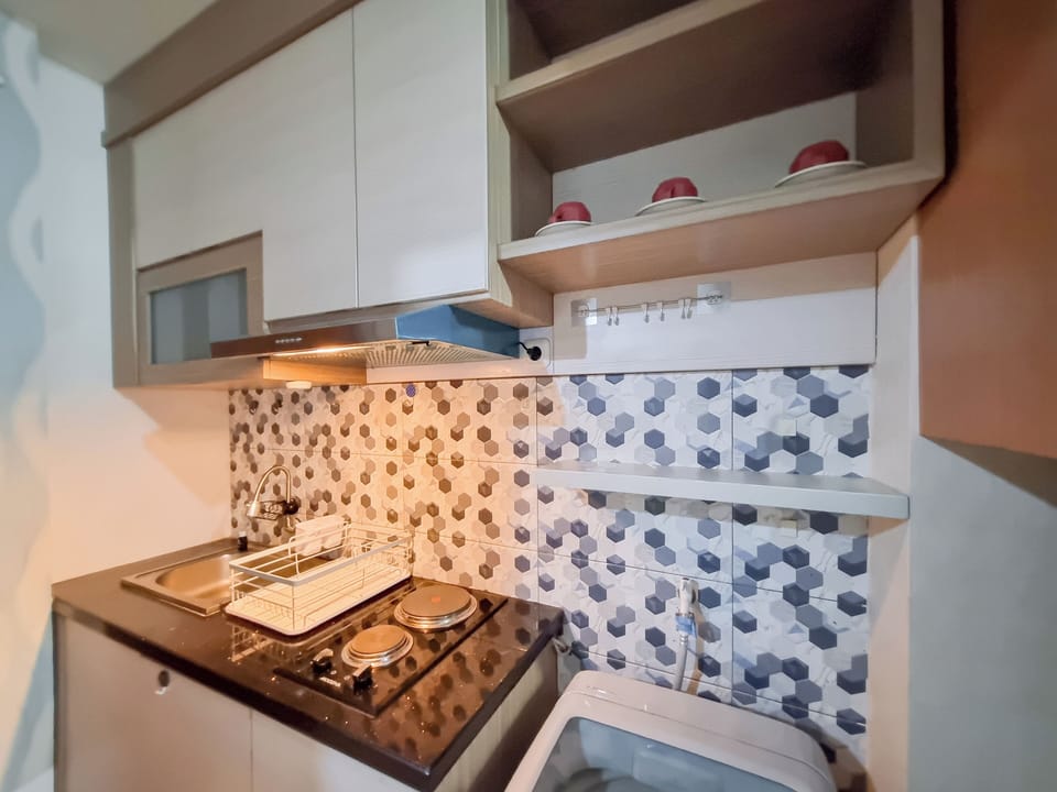 Apartment | Private kitchen | Fridge, stovetop, rice cooker