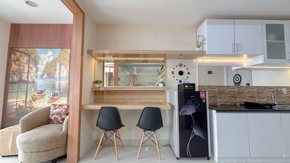 Deluxe Studio | Living area