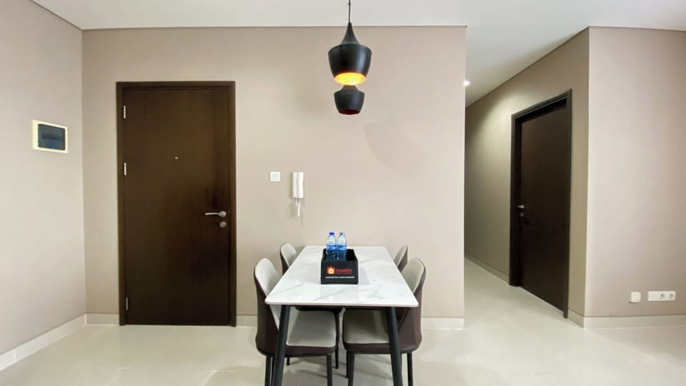 Deluxe Apartment | Dining room