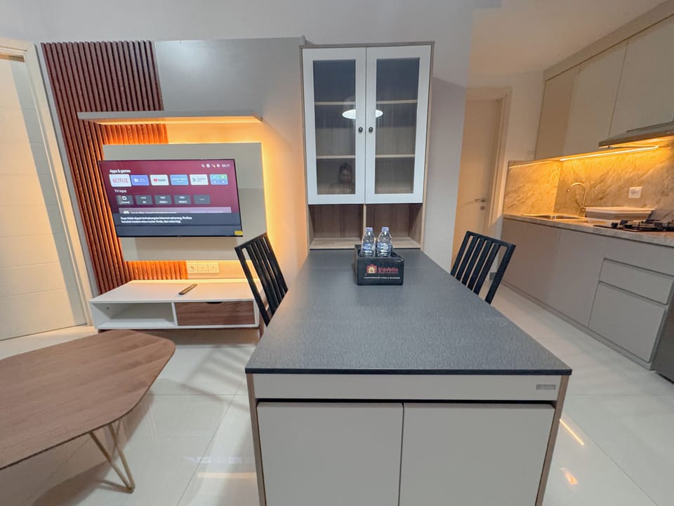 Deluxe Apartment | Dining room