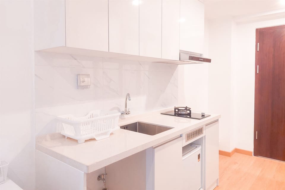 Deluxe Studio | Private kitchen | Mini-fridge, stovetop, rice cooker