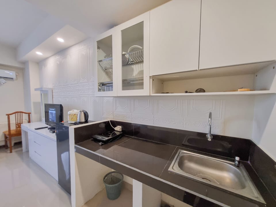 Studio | Private kitchen | Fridge, stovetop, rice cooker