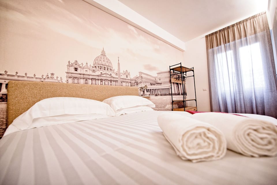 Classic Room | Egyptian cotton sheets, premium bedding, down comforters