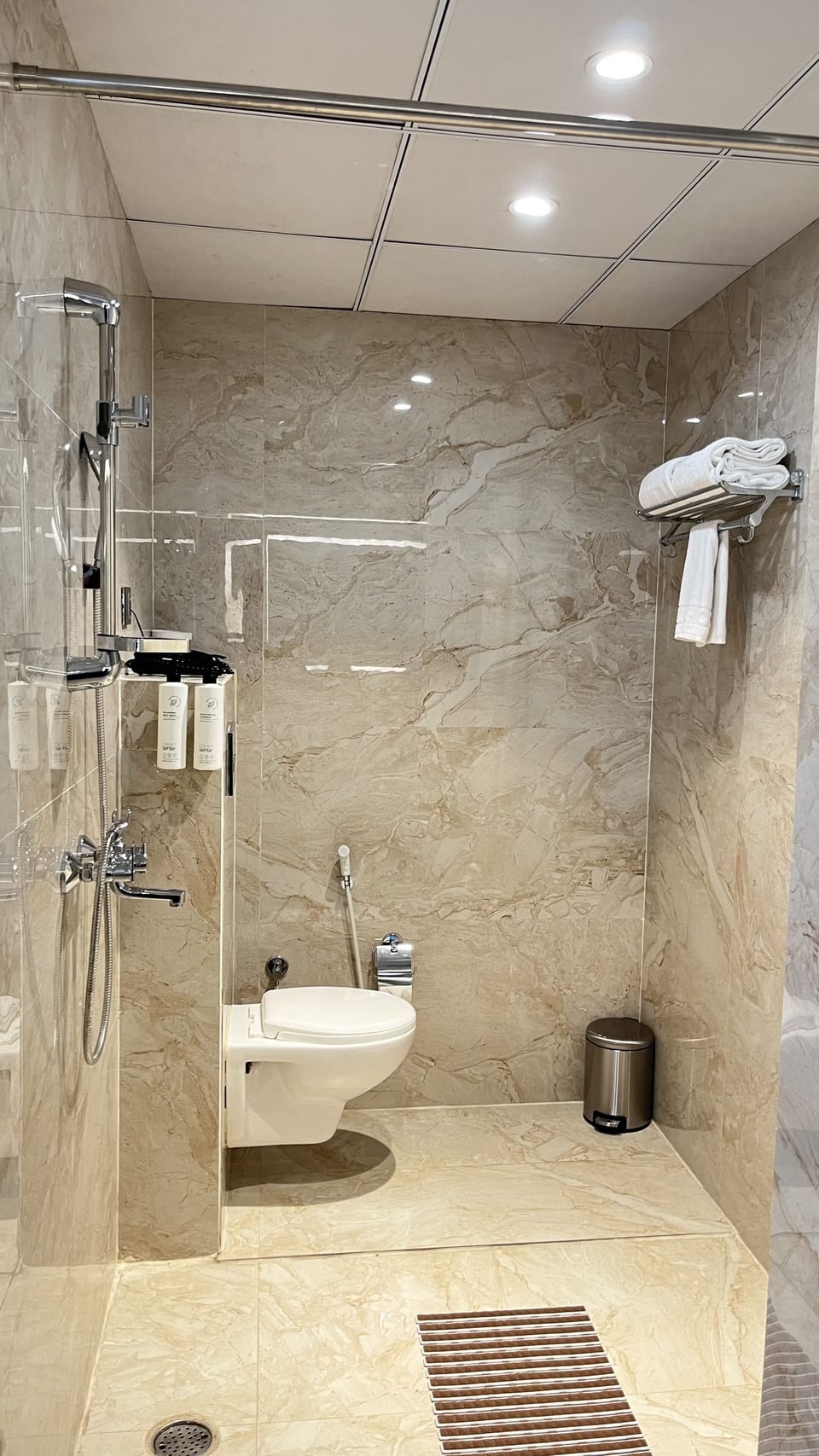 Deluxe Room | Bathroom