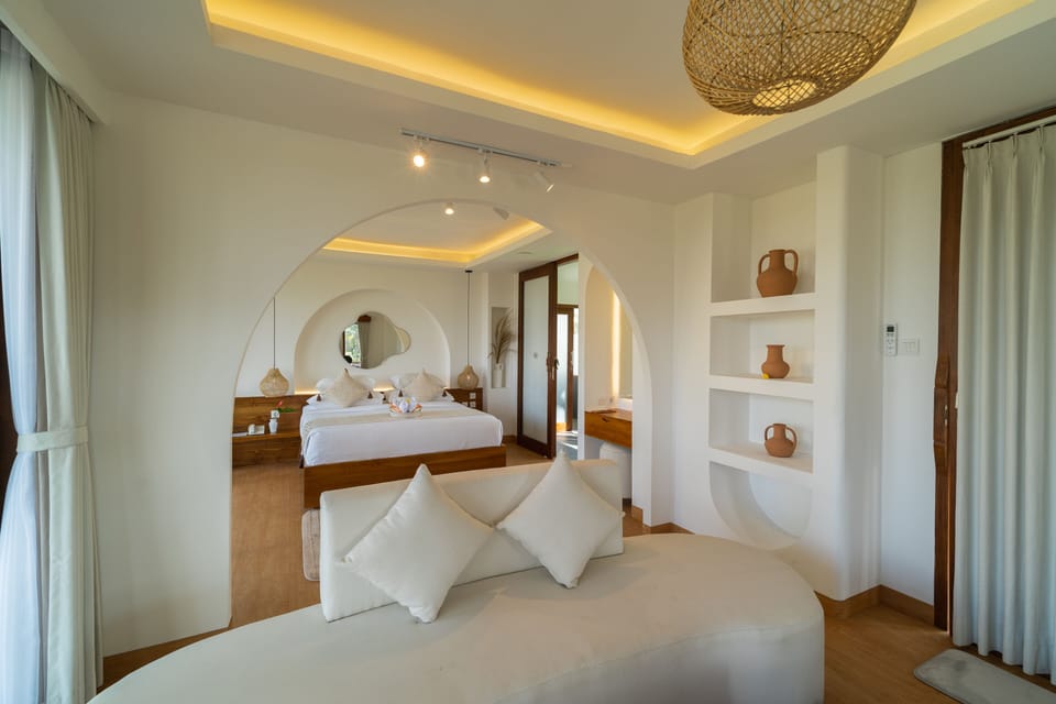 Suite Penthouse | Minibar, in-room safe, desk, free WiFi
