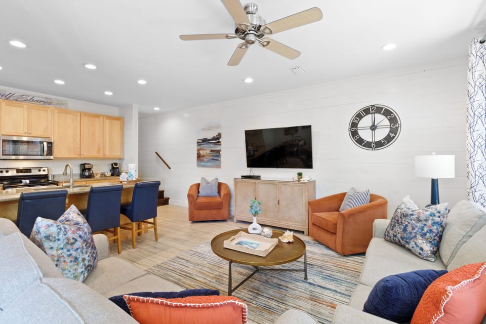 Family House, 2 Bedrooms, Non Smoking | Living room | 65-inch Smart TV with digital channels