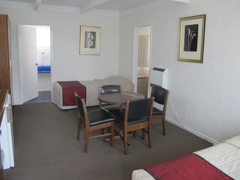 Family Room | Free WiFi