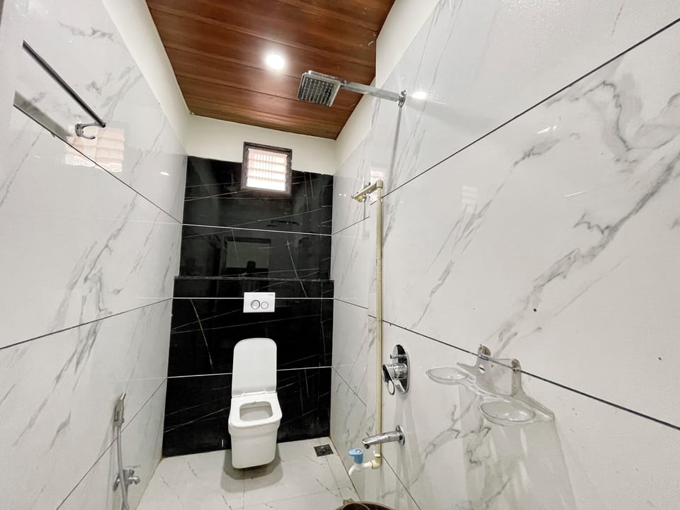 Deluxe Double Room | Bathroom