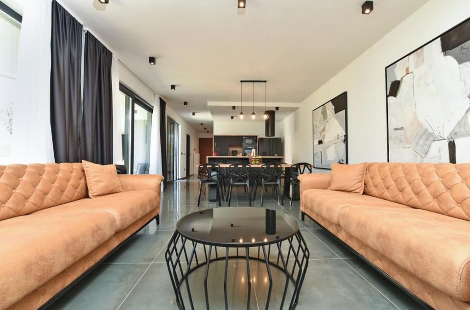 Villa, 3 Bedrooms, Private Pool, Garden View | Living room