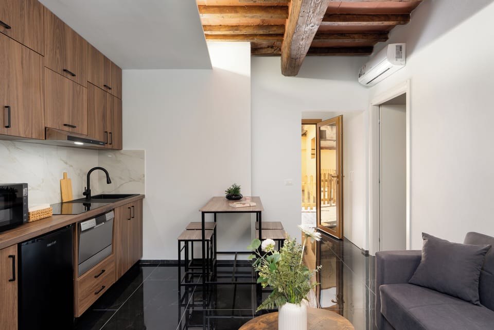 Design Apartment, 1 Bedroom | Living area | TV