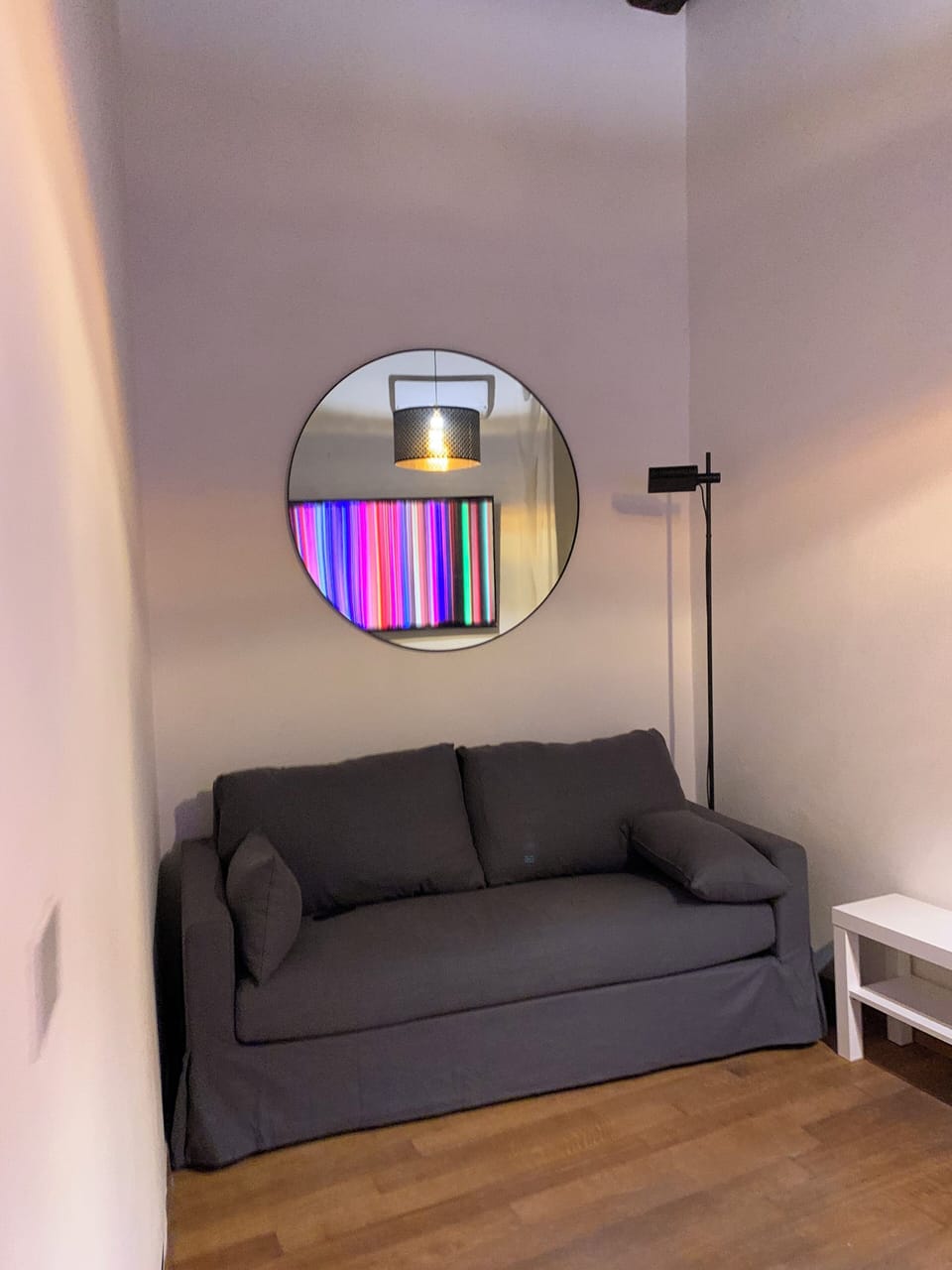 Comfort Suite | Living area | TV