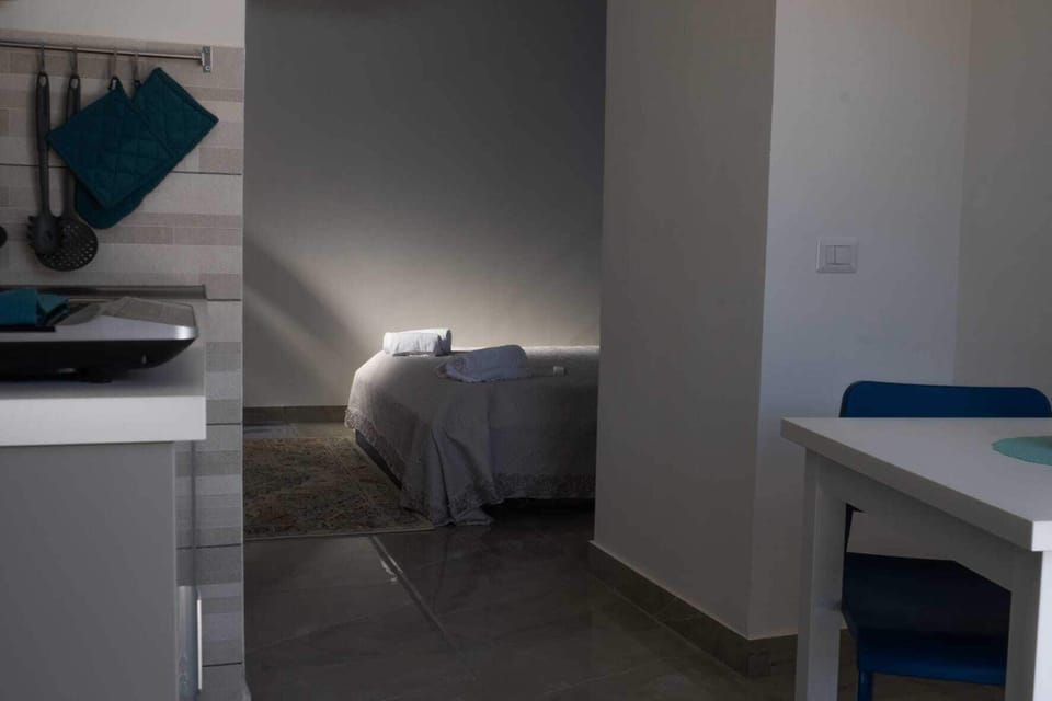 Deluxe Room, Patio | Desk, free WiFi