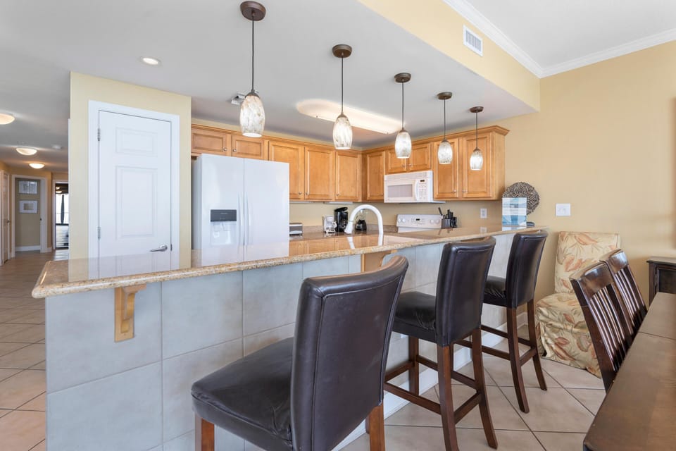 Condo, Multiple Beds (Sanibel 1201) | Private kitchen | Oven
