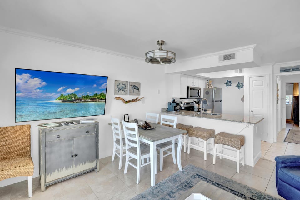 Condo, 1 Queen Bed with Sofa bed (Seacrest 904) | Interior