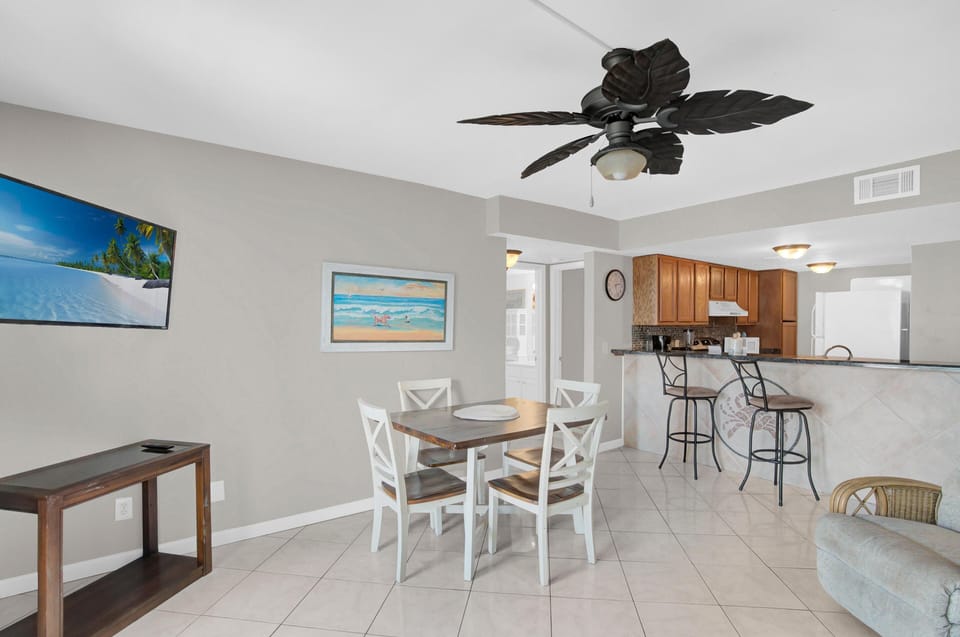 Condo, Multiple Beds (Sugar Beach 233) | Dining