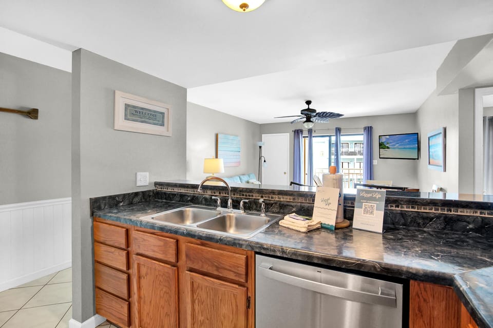 Condo, Multiple Beds (Sugar Beach 233) | Interior