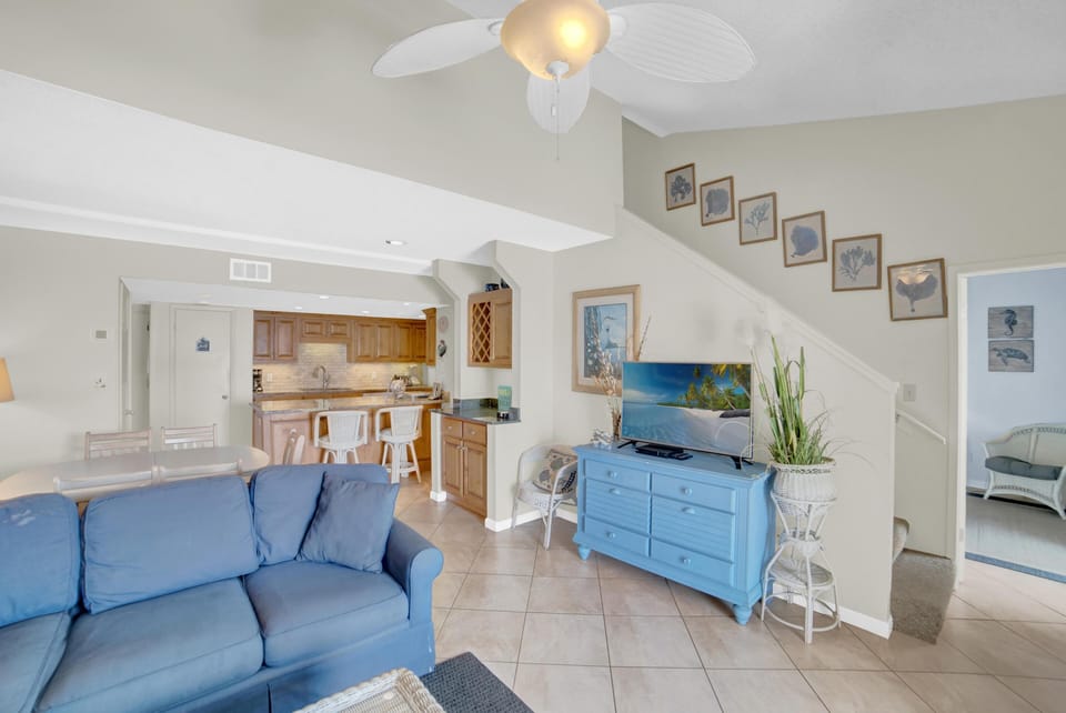Condo, Multiple Beds (Sugar Beach 341) | Living area
