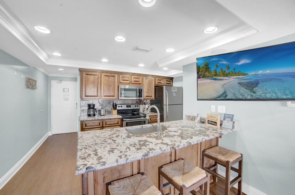 Condo, 1 King Bed with Sofa bed (Sugar Beach 348) | Private kitchen | Oven, toaster