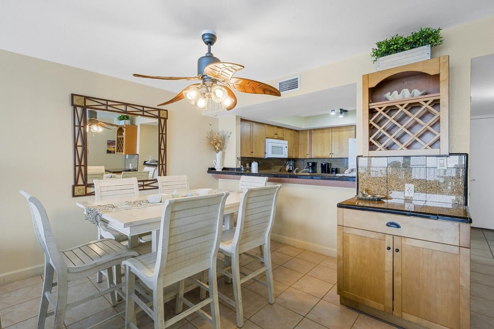Condo, Multiple Beds (The Breakers 73) | Dining