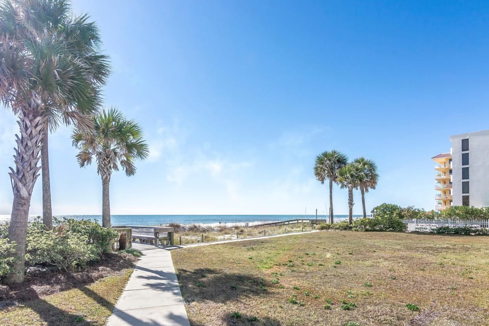 Condo, Multiple Beds (The Breakers 44) | Property grounds