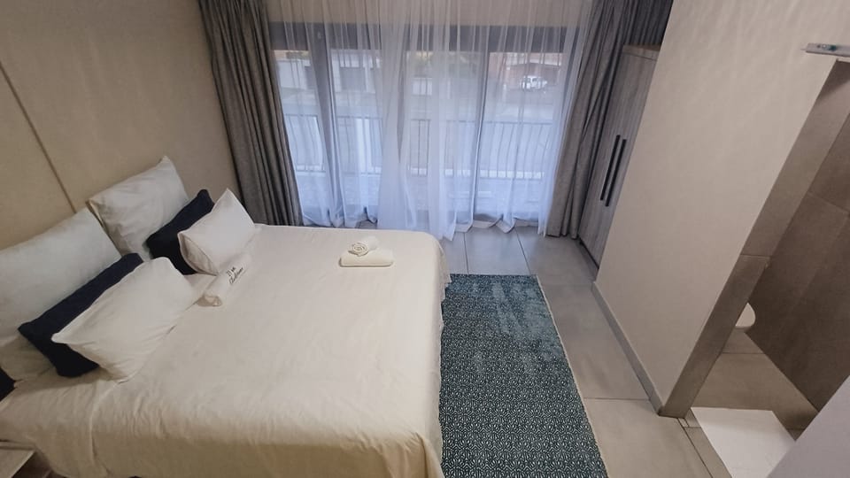 Deluxe Room, Balcony | Iron/ironing board, free WiFi