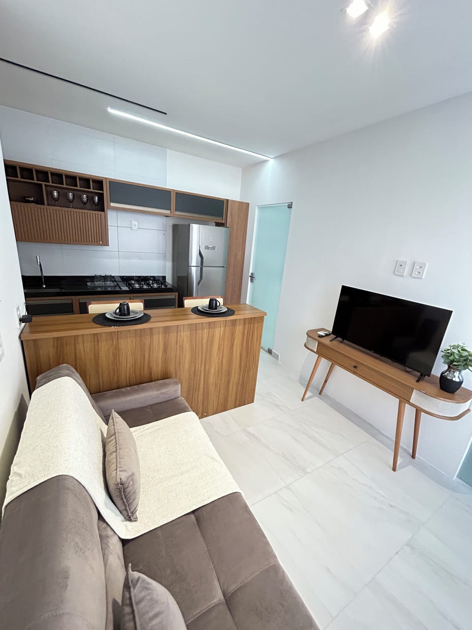 Apartment | Living room | 40-inch Smart TV with digital channels